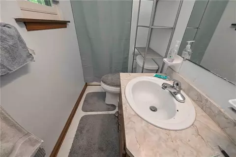 Bath - 3485 Rainbow Dr, Winston, GA 30187 photo 1 of 3