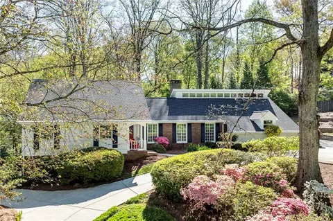 300 Hunters Glen Ct, Sandy Springs, GA 30328