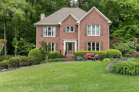 2576 Hollycreek Dr, Marietta, GA 30062