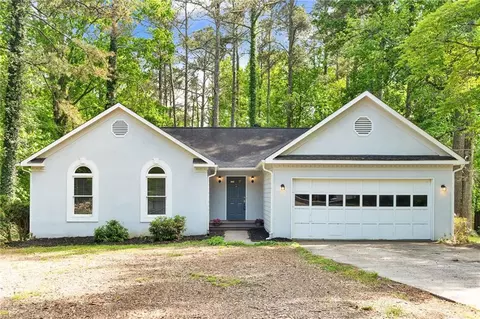 3635 Daylon Dr, Cumming, GA 30028