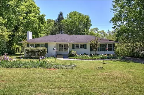 303 E Belmont Dr, Calhoun, GA 30701