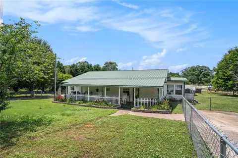 92 Hillcrest Rd, Covington, GA 30016