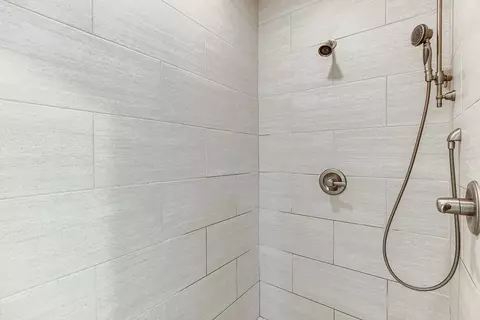 Bath - 3073 Jefferson St, Atlanta, GA 30341 photo 7 of 7