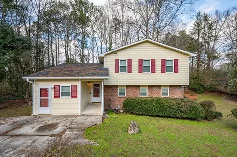 9577 Winding Way Ln, Jonesboro, GA 30238