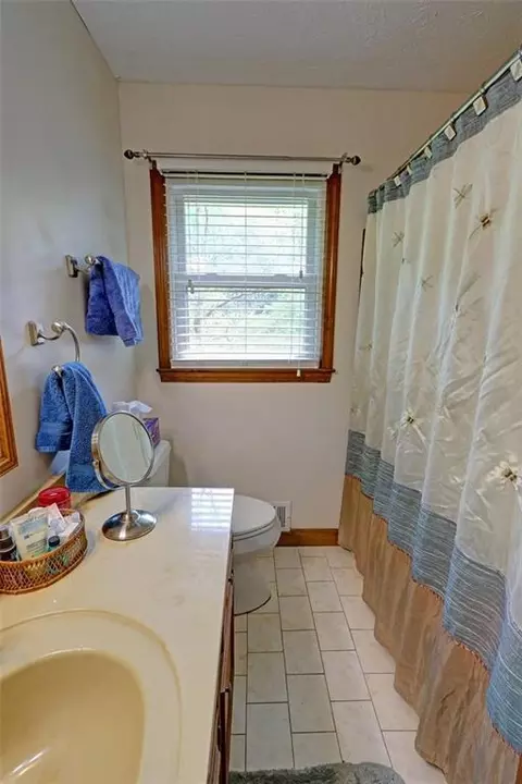 Bath - 85 Creekside Ln, Covington, GA 30016 photo 2 of 2