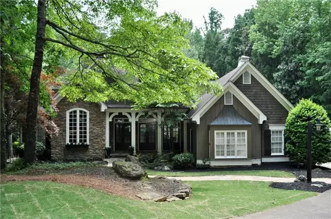 120 Charleston Cir, Roswell, GA 30076