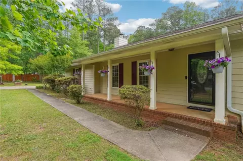 25 Eastwood Dr, Newnan, GA 30265