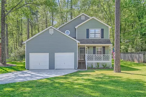 629 Lake Dr, Snellville, GA 30039