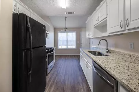 2234 Sugarleaf Trl, Hampton, GA 30228 photo 5