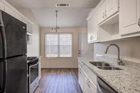 2234 Sugarleaf Trl, Hampton, GA 30228 photo 7