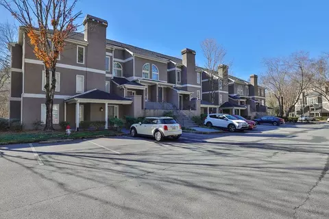 35 Brittany Way NE, Atlanta, GA 30324