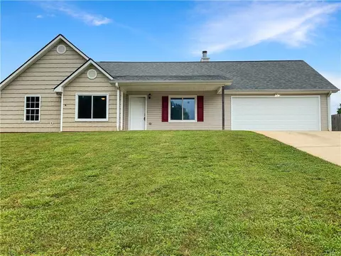 226 Majesty Dr, Rockmart, GA 30153