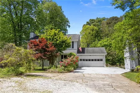 581 Oak Rd, Lawrenceville, GA 30044