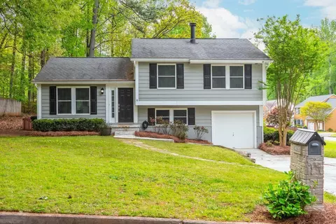 1035 Taylor Knoll Close, Roswell, GA 30076