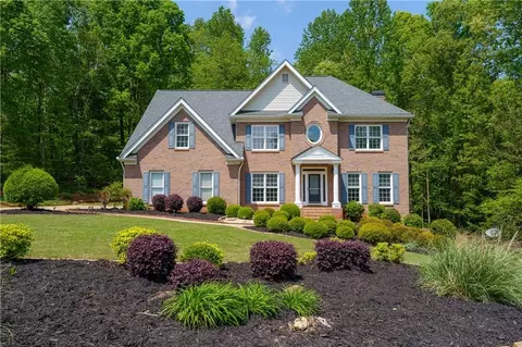 5118 Stately Oaks Dr, Flowery Branch, GA 30542