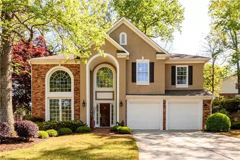 784 Hales Trace Way SW, Lilburn, GA 30047