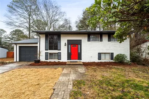 1441 Pineglen Dr, Riverdale, GA 30296