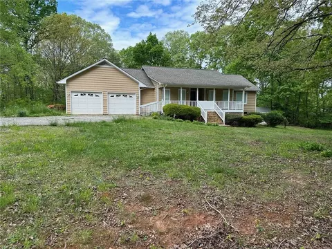 55 Jackson Cir, Cleveland, GA 30528