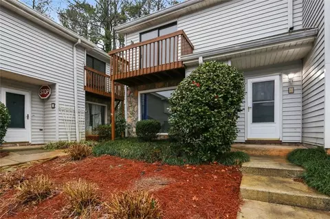 5 Fairway Dr NW, Kennesaw, GA 30144