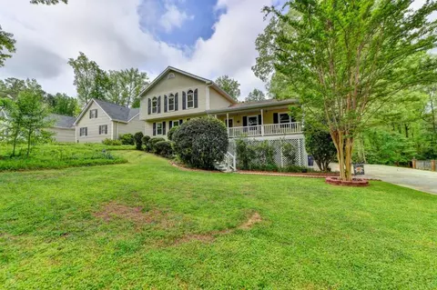824 Oak Moss Dr, Lawrenceville, GA 30043