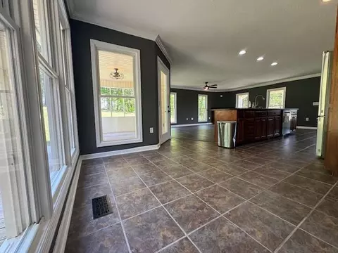 Living - 23 Heather Cir, Cave Spring, GA 30124 photo 2 of 6
