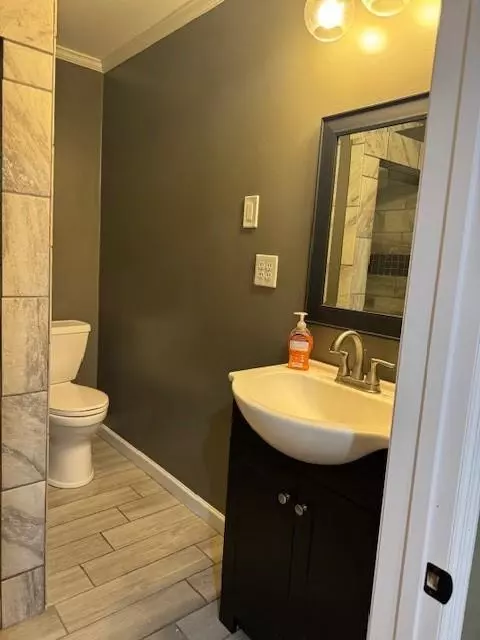 Bath - 23 Heather Cir, Cave Spring, GA 30124 photo 2 of 6