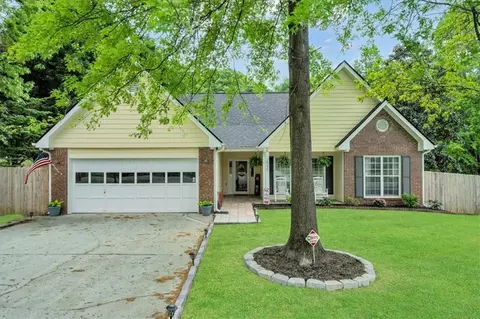 2595 Tribble Gates Dr, Loganville, GA 30052