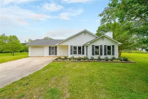 2725 Milton Bryan Dr, Loganville, GA 30052