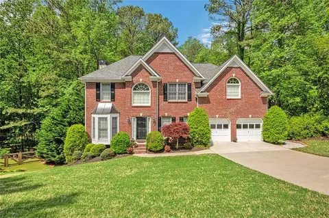 9135 Twelvestones Dr, Roswell, GA 30076