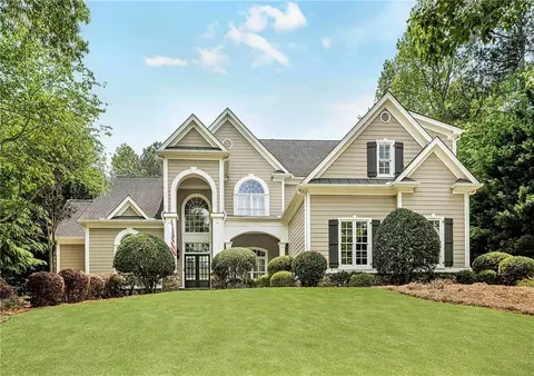 120 White Columns Dr, Milton, GA 30004