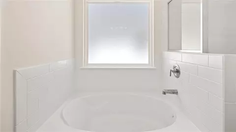 Bath - 13962 Conrad Ct, Covington, GA 30014 photo 5 of 7