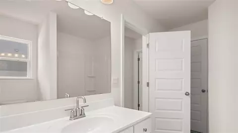 Bath - 13962 Conrad Ct, Covington, GA 30014 photo 6 of 7