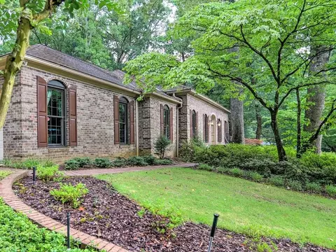 5150 Hampton Lake Dr, Marietta, GA 30068
