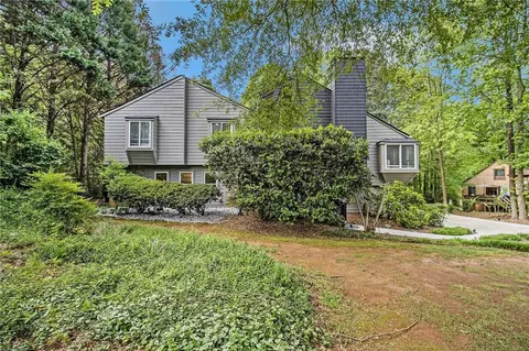 3883 Johnson Dr, Snellville, GA 30039