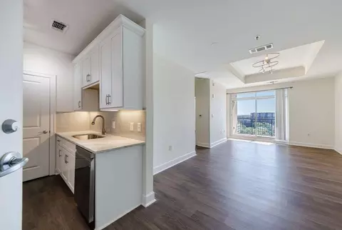 325 E Paces Ferry Rd NE #1404, Atlanta, GA 30305