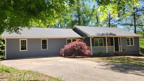 6277 Oak Ridge Dr, Flowery Branch, GA 30542
