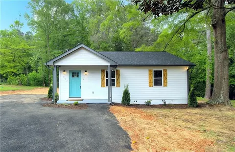 352 N Burnt Hickory Rd, Douglasville, GA 30134