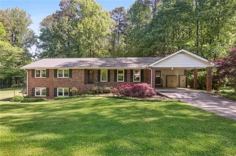 365 Dorsey Cir SW, Lilburn, GA 30047