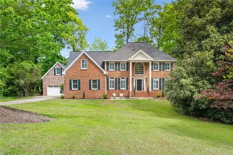 120 Derby Forest Ct, Roswell, GA 30076
