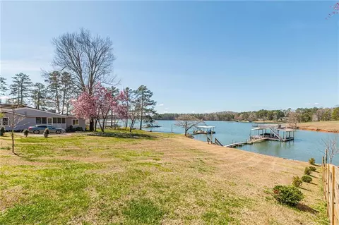 6720 Lawson Cir, Gainesville, GA 30506