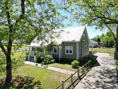 636 Hartwell Rd, Lavonia, GA 30553