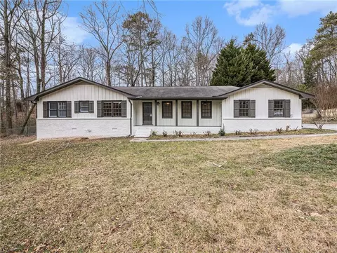 2865 Greenvalley Rd, Snellville, GA 30078