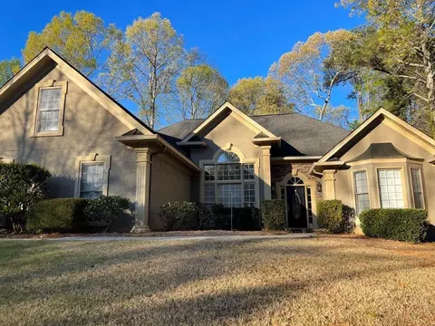 5007 Lake Holw, Douglasville, GA 30135