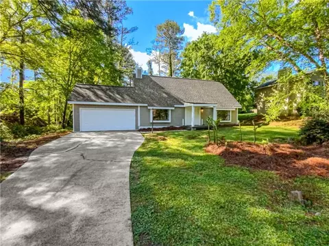 105 Valley Rd, Stockbridge, GA 30281