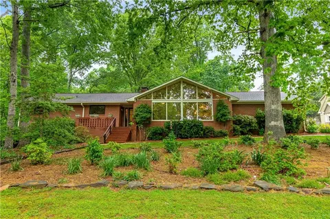 4536 Holiday Heights Dr, Oakwood, GA 30566