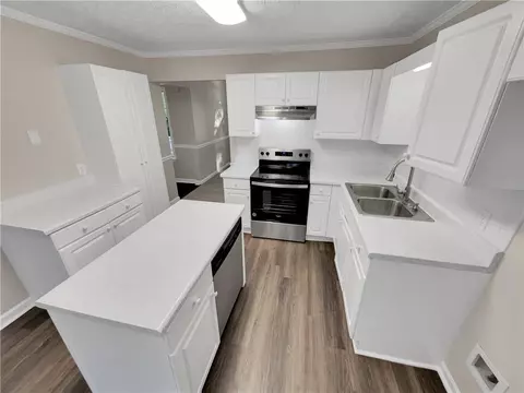 Kitchen - 5015 Farmbrook Ln, Gainesville, GA 30507 photo 1 of 3
