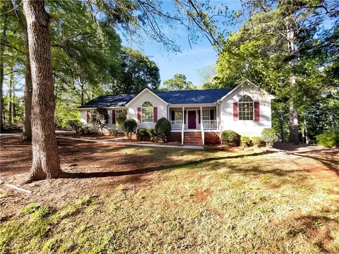Exterior - 5015 Farmbrook Ln, Gainesville, GA 30507 photo 1 of 11