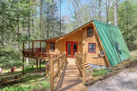 507 Happy Hollow Cir, Suches, GA 30572