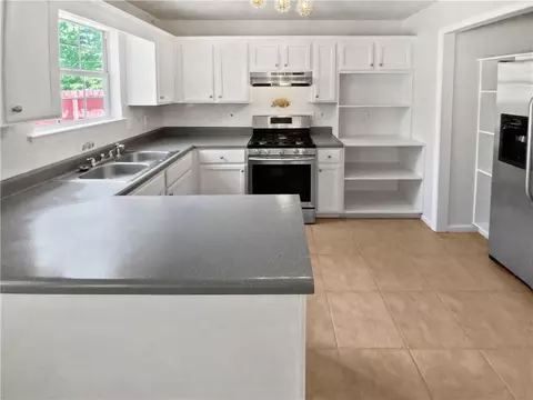 133 Stanfield Ct, Hampton, GA 30228 photo 2