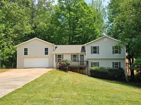 135 Thompson Hill Overlook Dr, Whitesburg, GA 30185
